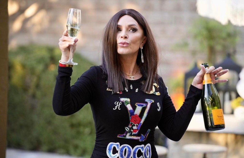 Tamra Judge acting like Heather Dubrow on RHOC